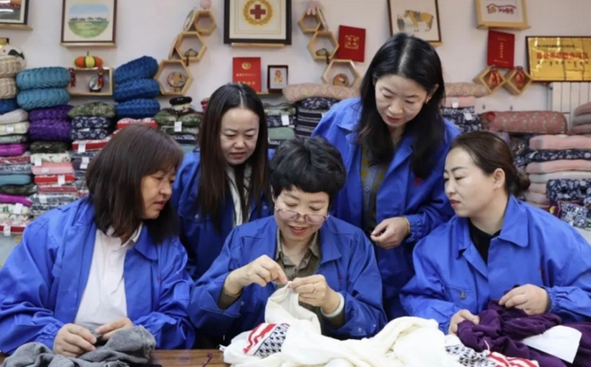 Screenshot 2025-08-21 at 15-40-14 伊金霍洛旗穿针引线“缝”出文明新风_央广网.png Screenshot 2025-08-21 at 15-40-14 伊金霍洛旗穿针引线“缝”出文明新风_央广网.png